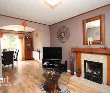 4 bedroom detached house to rent - Photo 1
