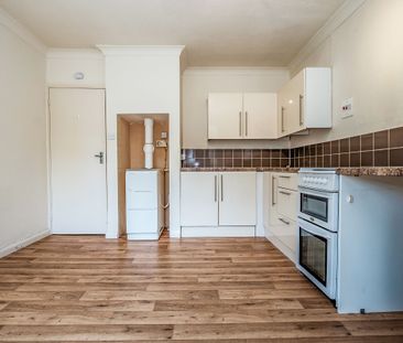 3 bedroom bungalow to rent Seafield Avenue, Goring-by-Sea, Worthing... - Photo 5