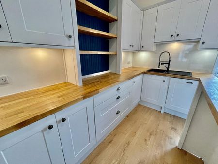 3 bedroom terraced house to rent - Photo 5