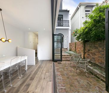 Modern masterpiece in ultra desirable location - Photo 5