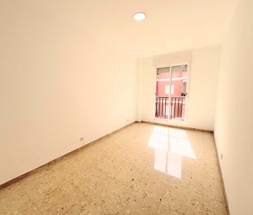 CENTRAL APARTMENT, CLOSE TO THE BEACH, UNFURNISHED, LIFT, PARKING - Photo 1