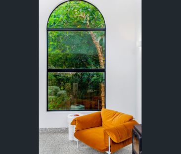 Contemporary Coastal Charm. - Photo 2