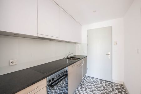 Moderne und helle Wohnung im Zentrum von Ascona! - Photo 3