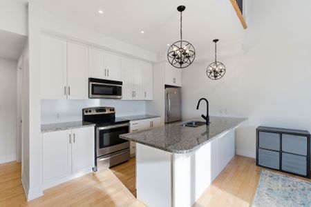 For Lease - 28 Meach Private, Stittsville - Munster - Richmond, Ontario - Photo 4