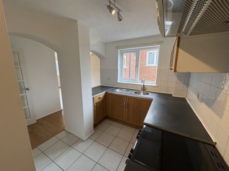 Howard Close, Waltham Abbey - Photo 4