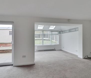 Springfield Drive, Kidsgrove, Stoke On Trent - Photo 2