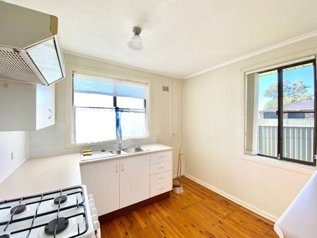 Spacious 4 Bedroom Family Home - Photo 5