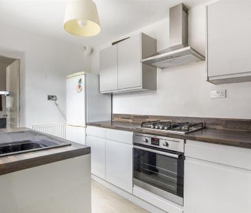 4 bedroom maisonette to rent - Photo 3