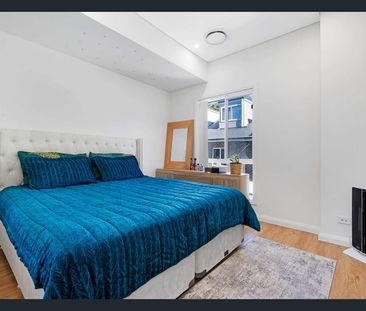 Spacious Townhouse | Convenient Location - Photo 6