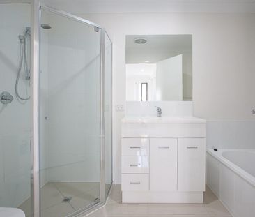 1/28 Cahill Crescent, Collingwood Park, Qld 4301 - Photo 5