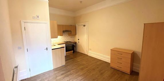 Studio to rent - Photo 2