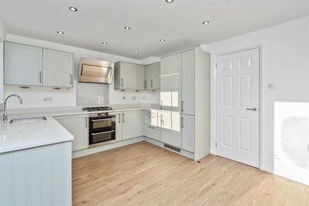 3 bed semi-detached house to rent in Chivington Close, Shirley, B90 - Photo 5