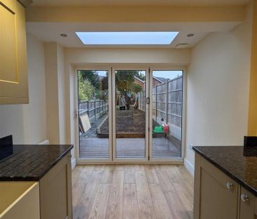 2 bedroom terraced house to rent - Photo 4