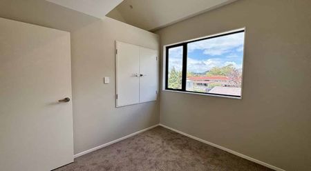 Brand New 3 Brm Townhouse Glen Eden - Photo 2