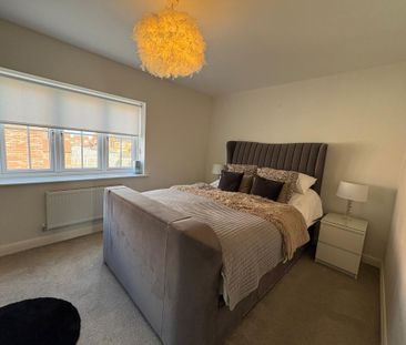 3 bedroom semi-detached house to rent - Photo 2
