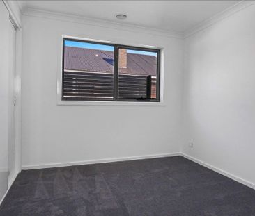 Modern & Low Maintenance - Photo 1