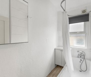 2 bedroom property to rent - Photo 1