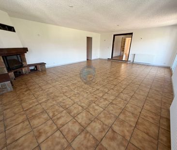 BEAUTIFUL 4.5-ROOM APARTMENT WITH CHIMNEY AND SPACIOUS TERRACE - Photo 2