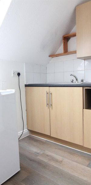 Hanger Lane, London - Photo 1