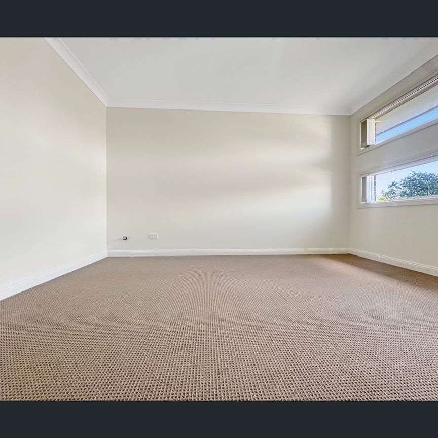 7 Kinloch Street, Gledswood Hills, NSW 2557 - Photo 1
