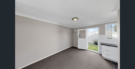 Modern 2-Bedroom Granny Flat in Prime Cambridge Park Location - Photo 5