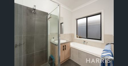 Modern 3 Bedroom in Prime Mt Barker Location - Photo 2