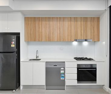 ELEGANT STUDIO GEM IN THE HEART OF DULWICH HILL - Photo 1