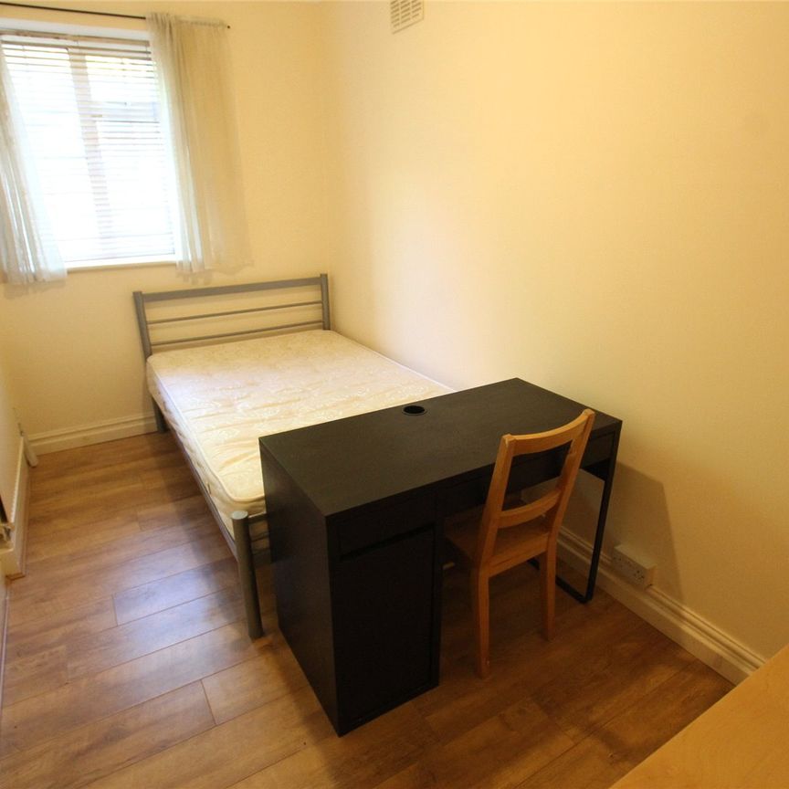 Three Double Bedroom Flat to Rent - Wapping! - Photo 1