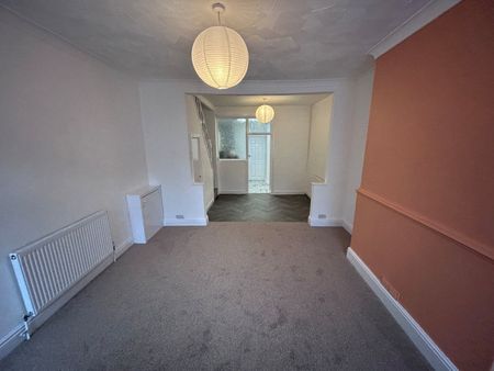 2 bedroom terraced house to rent - Photo 4