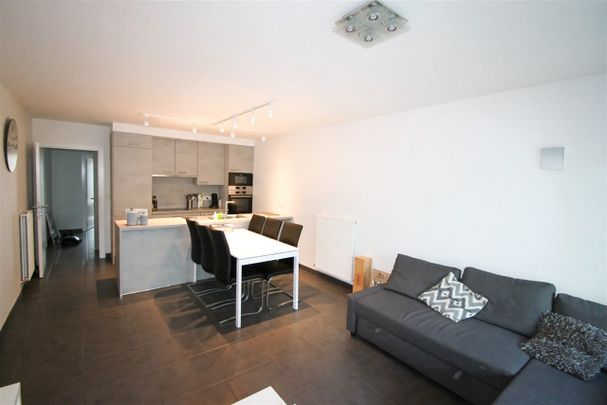 Gelijkvloersappartement met tuin en 2 slaapkamers - Photo 1