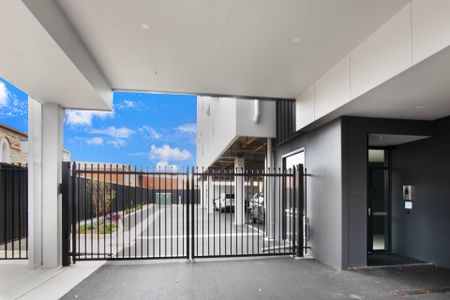 Modern Two Bedroom Apartment in Goodwood With Stunning Views - Photo 5