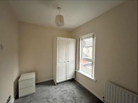 25 Parkgate Crescent, BT4, Belfast - Photo 4