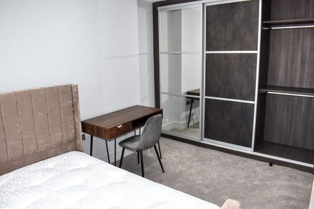 4 bedroom terraced house to rent - Photo 3