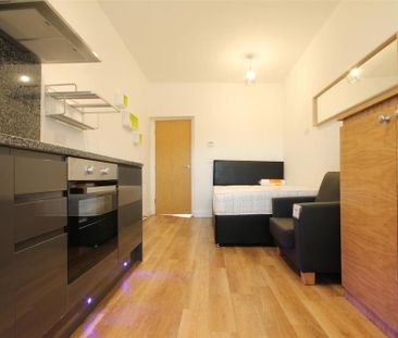 Studio to rent - Photo 6