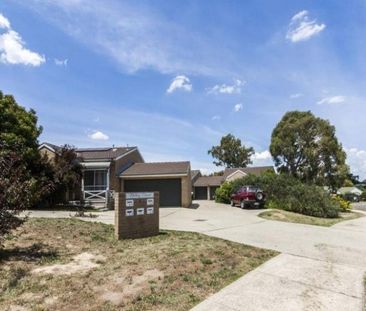 1/2 Manity Street, Ngunnawal - Photo 2