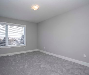 For Lease - 2048 Meadowgate Boulevard, London South, Ontario - Photo 5