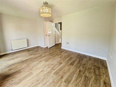 Fifth Avenue, Wolverhampton, West Midlands, WV10 - Photo 2