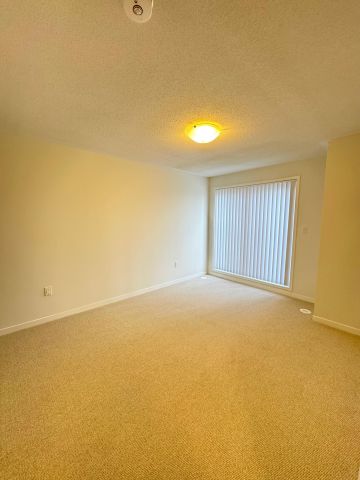 For Lease - 130 Honeycrisp Crescent Unit# TH327, Vaughan, Ontario - Photo 4