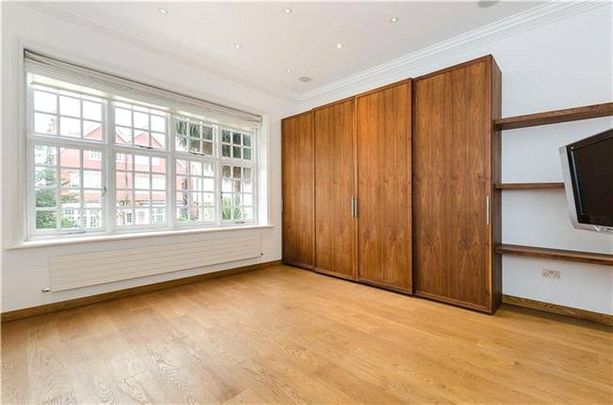 Bracknell Gardens, Hampstead, London - Photo 1