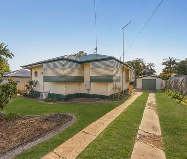 19 Russell St, Silkstone QLD 4304 - House For Rent | Domain - Photo 6
