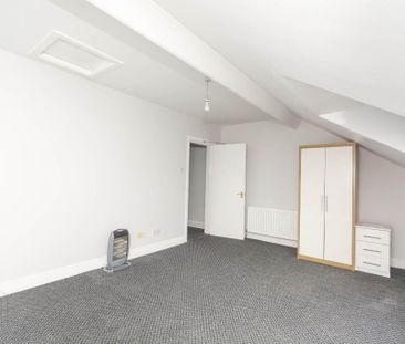 32b Bachelors Walk, Lisburn, BT28 1XN - Photo 4