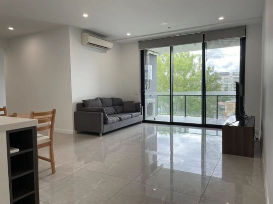 Furnished 2 bedroom unit with beautiful park view - Photo 1