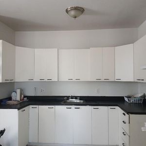Superbe logement 4 1/2 vue sur la mer , Sainte Anne des Monts , Haute Gaspésie , Paradis des sports et qualité de vie ! - Photo 2