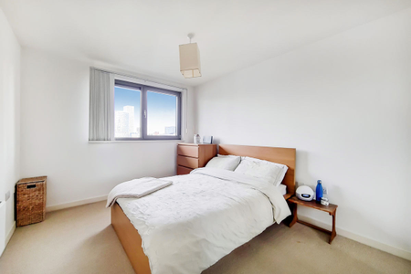 Warton Road, London, E15 - Photo 5