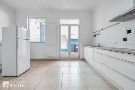 Prachtige ruime woning met 4 slaapkamers in het centrum van Sint-Niklaas! - Photo 4