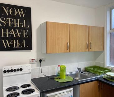 Studio Flat, Loughborough Road, NG2 - Photo 1