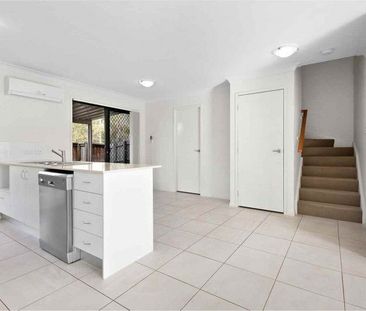 3 BED 2 BATH 2 CAR TOWNHOUSE, ULTRA HIGH SPEED INTERNET - Photo 6