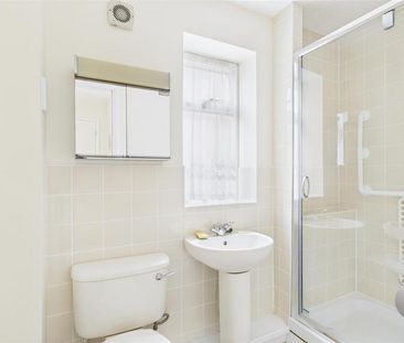 4 bedroom detached house to rent - Photo 6