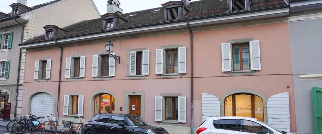 Appartement duplex mensardé de 5 pièces au 2ème étage dans un immeuble sans ascenseur - Photo 1