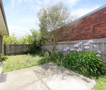 Low-Maintenance Entry Into Mount Waverley Secondary College - Photo 5